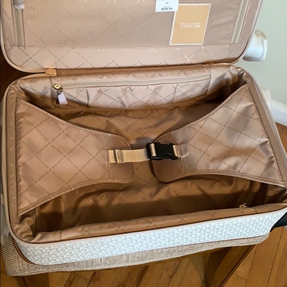Michael Kors Carry On Luggage Trolley Vanilla - Picture 10 of 12